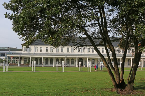 Bazargebäude Das Bild zeigt das Bazargebäude, in welchem die Stadtverwaltung und das Staatsbad ihre Büros haben