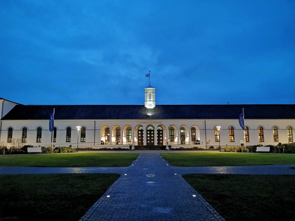 Conversationshaus bei Nacht Das Bild zeigt das Conversationshaus bei Nacht