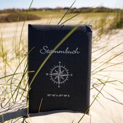 Das Bild zeigt ein Stammbuch